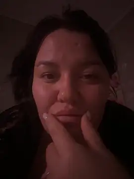 Snapshot of SunnyLeila2101 chatting on 19, 11, 2025 SunnyLeila2101 online show from 19, 11, 2025