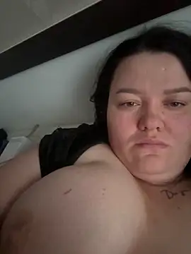 Snapshot of SunnyLeila2101 chatting on 20, 11, 2025 SunnyLeila2101 online show from 20, 11, 2025