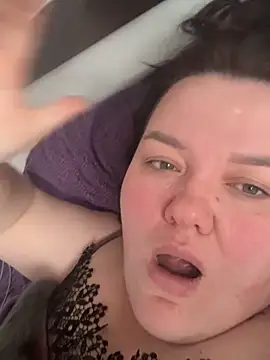 Snapshot of SunnyLeila2101 chatting on 28, 11, 2025 SunnyLeila2101 online show from 28, 11, 2025