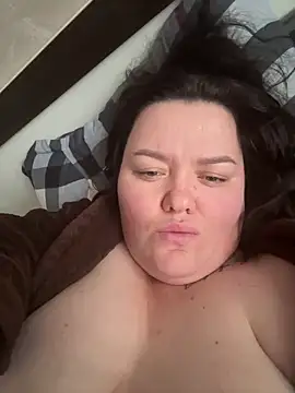 Snapshot of SunnyLeila2101 chatting on 17, 12, 2025 SunnyLeila2101 online show from 17, 12, 2025