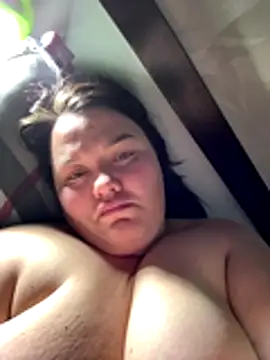 Snapshot of SunnyLeila2101 chatting on 18, 12, 2025 SunnyLeila2101 online show from 18, 12, 2025