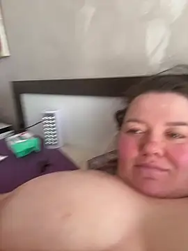 Snapshot of SunnyLeila2101 chatting on 5, 3, 2026 SunnyLeila2101 online show from 5, 3, 2026