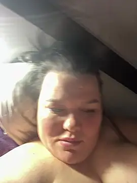 Snapshot of SunnyLeila2101 chatting on 6, 3, 2026 SunnyLeila2101 online show from 6, 3, 2026