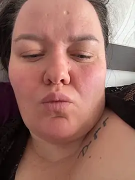 Snapshot of SunnyLeila2101 chatting on 2, 4, 2026 SunnyLeila2101 online show from 2, 4, 2026