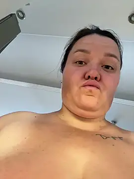 Snapshot of SunnyLeila2101 chatting on 27, 6, 2026 SunnyLeila2101 online show from 27, 6, 2026