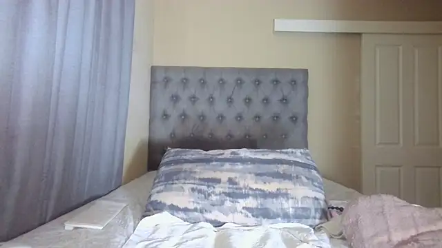 nanababe1 online show from 13, 9, 2025