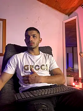 Snapshot of ArturoCardona_ chatting on 26, 11, 2025 ArturoCardona online show from 26, 11, 2025