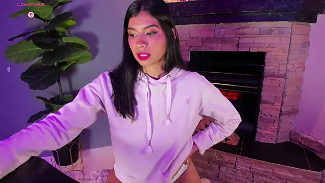 Snapshot of Lola_Pierce chatting on 22, 10, 2025 Lola Pierce online show from 22, 10, 2025