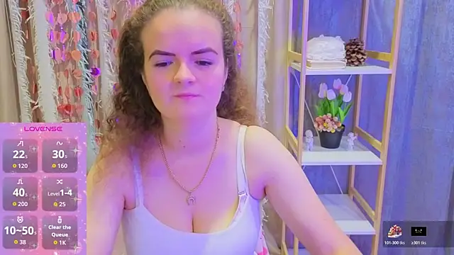 Snapshot of Luisa_Rosee chatting on 8, 11, 2025 Luisa Rosee online show from 8, 11, 2025