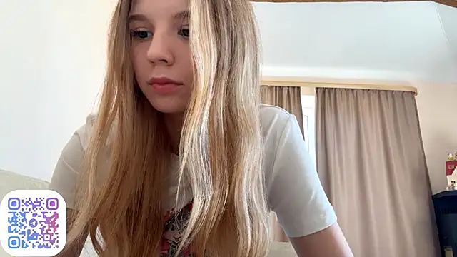 Snapshot of FruityXo chatting on 13, 9, 2025 FruityXo online show from 13, 9, 2025