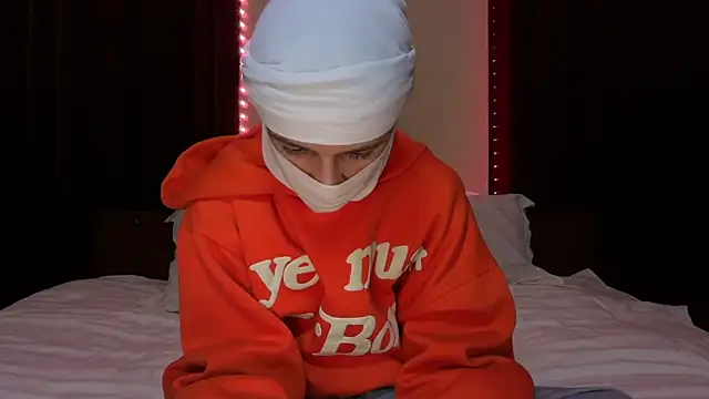 Snapshot of holydirt_luxeno1 chatting on 22, 9, 2025 holydirt luxeno1 online show from 22, 9, 2025