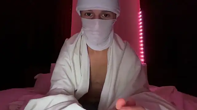 Snapshot of holydirt_luxeno1 chatting on 6, 10, 2025 holydirt luxeno1 online show from 6, 10, 2025