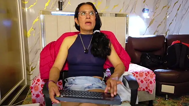 Vanessa 7  online show from 20, 4, 2026