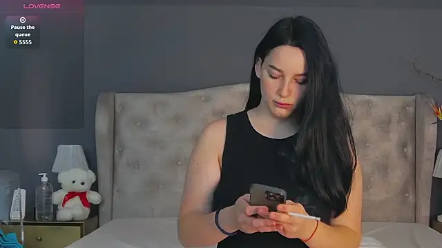 Snapshot of Leah_Brooks chatting on 19, 9, 2025 Leah Brooks online show from 19, 9, 2025