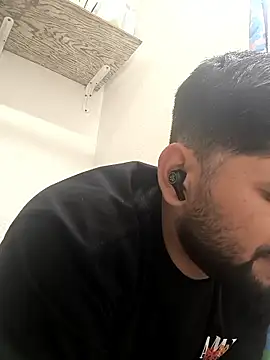 Julians26ne online show from 9, 3, 2026