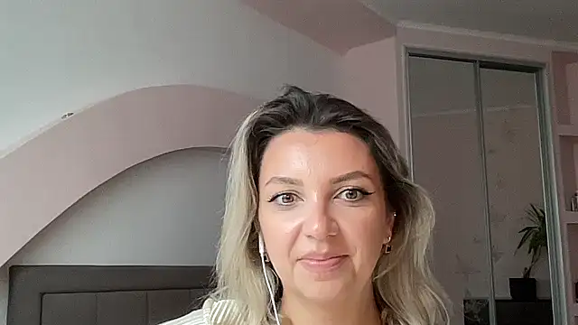 Snapshot of Beautysoul_ chatting on 11, 9, 2025 Beautysoul online show from 11, 9, 2025