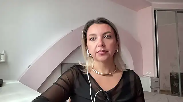 Snapshot of Beautysoul_ chatting on 12, 9, 2025 Beautysoul online show from 12, 9, 2025