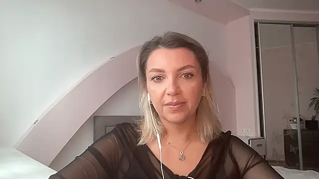 Snapshot of Beautysoul_ chatting on 16, 9, 2025 Beautysoul online show from 16, 9, 2025