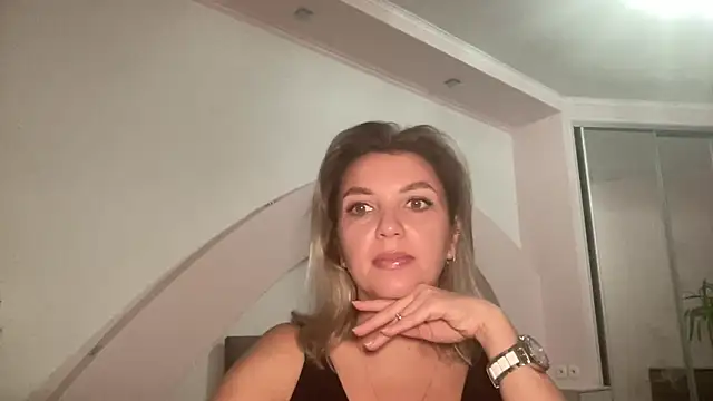 Snapshot of Beautysoul_ chatting on 2, 10, 2025 Beautysoul online show from 2, 10, 2025