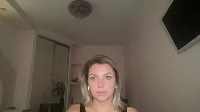 Snapshot of Beautysoul_ chatting on 3, 10, 2025 Beautysoul online show from 3, 10, 2025