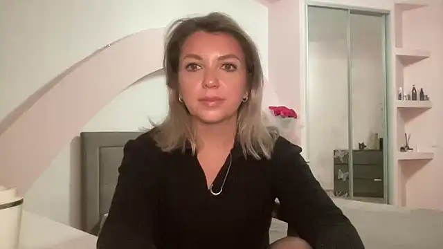 Snapshot of Beautysoul_ chatting on 11, 10, 2025 Beautysoul online show from 11, 10, 2025