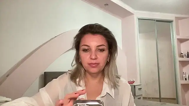 Snapshot of Beautysoul_ chatting on 25, 10, 2025 Beautysoul online show from 25, 10, 2025