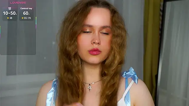 Snapshot of SusannaScholler chatting on 14, 10, 2025 SusannaScholler online show from 14, 10, 2025