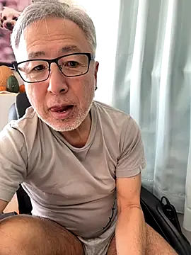 Snapshot of gholly2007 chatting on 7, 11, 2025 gholly2007 online show from 7, 11, 2025