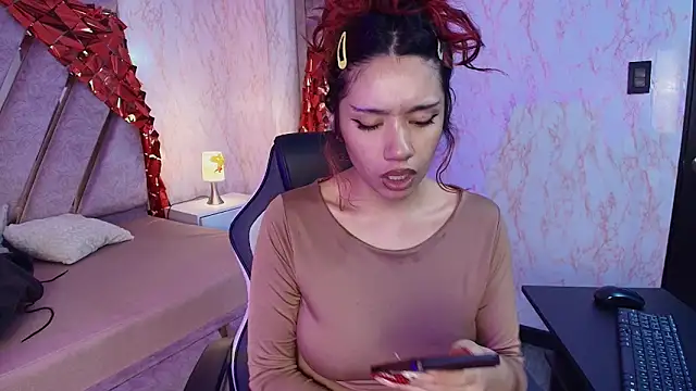 Snapshot of redd_pandaa chatting on 18, 2, 2026 redd pandaa online show from 18, 2, 2026