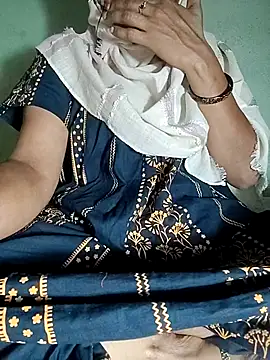 Hotty-Monaa online show from 24, 11, 2025