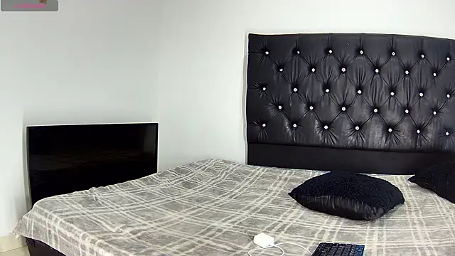 Snapshot of shantall_ebony1 chatting on 12, 9, 2025 shantall ebony1 online show from 12, 9, 2025