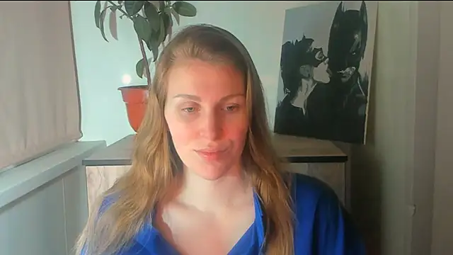 JuliaMuuun online show from 5, 4, 2026