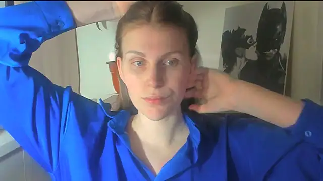 JuliaMuuun online show from 7, 4, 2026