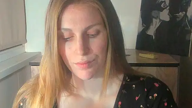 JuliaMuuun online show from 10, 4, 2026