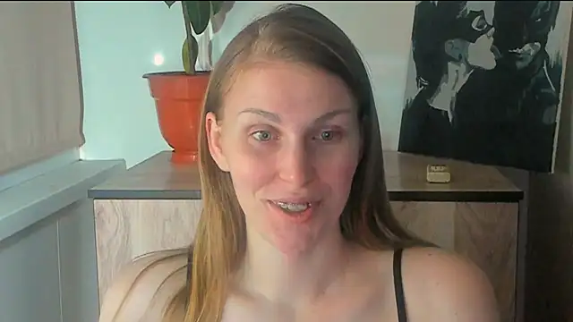 JuliaMuuun online show from 16, 4, 2026