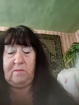 CrystalLime6411 online show from 5, 11, 2025