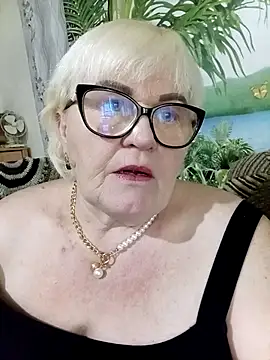 Snapshot of VioletSweet5566 chatting on 17, 5, 2026 VioletSweet5566 online show from 17, 5, 2026