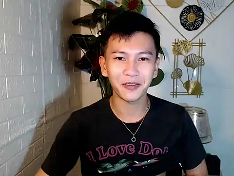 Snapshot of RalfAsian25 chatting on 13, 5, 2026 RalfAsian25 online show from 13, 5, 2026