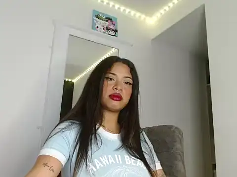 Snapshot of reina_reina chatting on 23, 9, 2025 reina reina online show from 23, 9, 2025