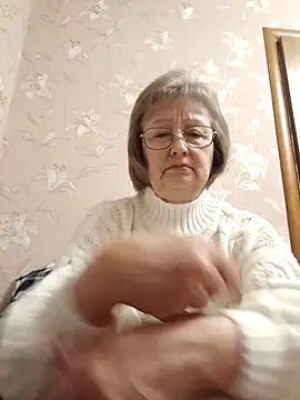 AlikaSwan5821 online show from 17, 2, 2026