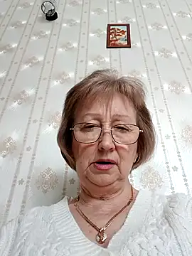 AlikaSwan5821 online show from 19, 2, 2026