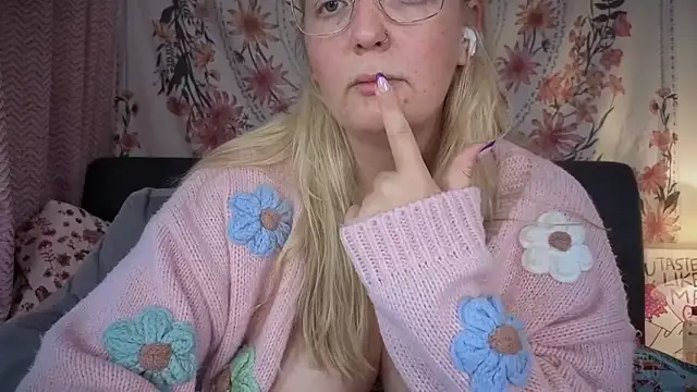 Snapshot of Daisyxoxo_ chatting on 3, 10, 2025 Daisyxoxo online show from 3, 10, 2025