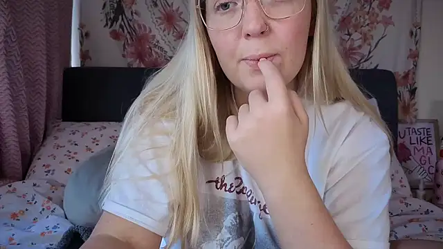 Snapshot of Daisyxoxo_ chatting on 7, 10, 2025 Daisyxoxo online show from 7, 10, 2025