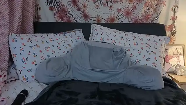 Daisyxoxo  online show from 6, 4, 2026