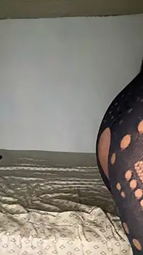 Snapshot of _foreigntitts chatting on 21, 11, 2025 foreigntitts online show from 21, 11, 2025