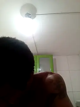 moreno25centimetro online show from 15, 12, 2025