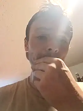 Snapshot of RichardW chatting on 16, 9, 2025 RichardW online show from 16, 9, 2025