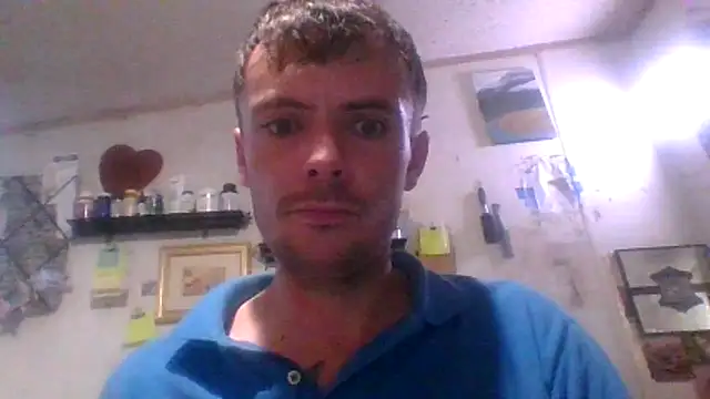 Snapshot of RichardW chatting on 12, 11, 2025 RichardW online show from 12, 11, 2025