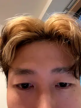 Snapshot of juri20cm chatting on 3, 12, 2025 juri20cm online show from 3, 12, 2025