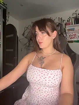 MikssMolly online show from 5, 12, 2025